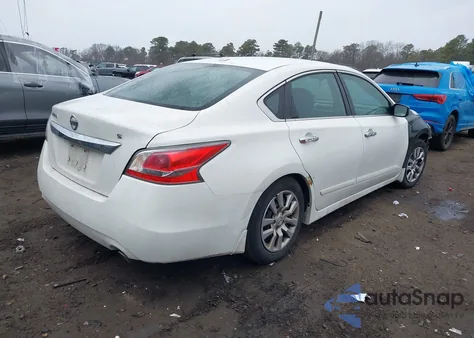 2015 Nissan Altima 2.5 S z USA, uszkodzony, nr VIN 1N4AL3AP2FN860217